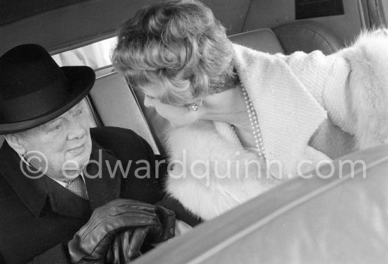 Sir Winston Churchill and Wendy Russell Reves. Arrival at Nice Airport 1959. - Photo by Edward Quinn