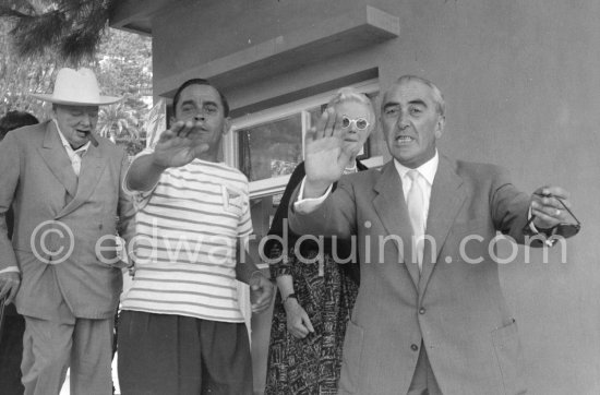 "Paparazzo photo": Sir Winston Churchill, Lady Clementine. Golden wedding anniversary (11.9.58) of Churchill, Monte Carlo Beach 1958. - Photo by Edward Quinn