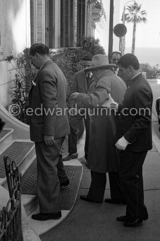 Winston Churchill. Edmond Murray (Sir Winston Churchill’s Scotland Yard bodyguard (left). Polyclinique Princess Grace. Monaco 1962. - Photo by Edward Quinn
