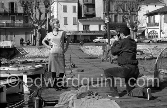 Petula Clark and her husband-to-be Claude Wolff. Antibes 1961. - Photo by Edward Quinn