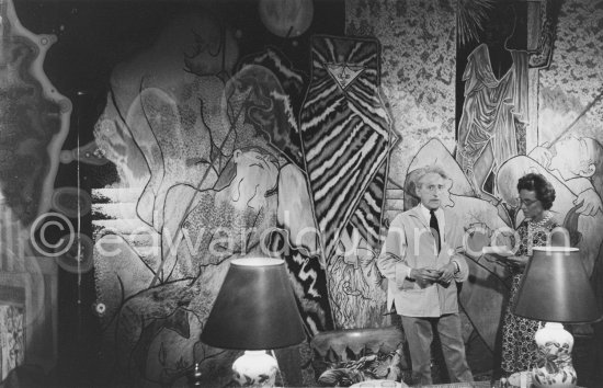 Jean Cocteau at Villa Santo Sospir with a local journalist. Saint-Jean-Cap-Ferrat 1959. - Photo by Edward Quinn