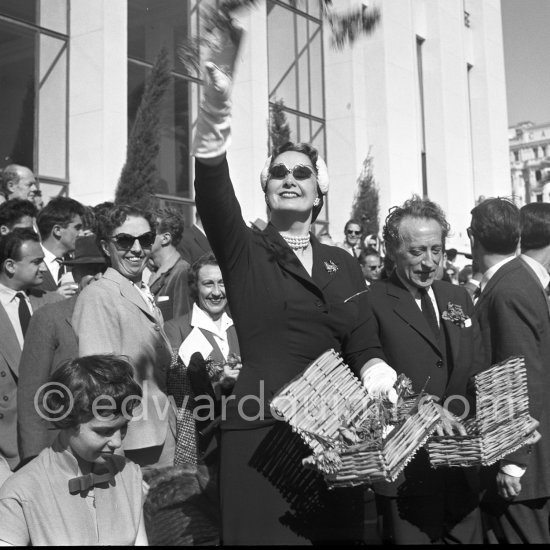 Jean Cocteau, the Begum and Françoise Arnoul. Cannes Film Festival, battle of flowers 1954. - Photo by Edward Quinn