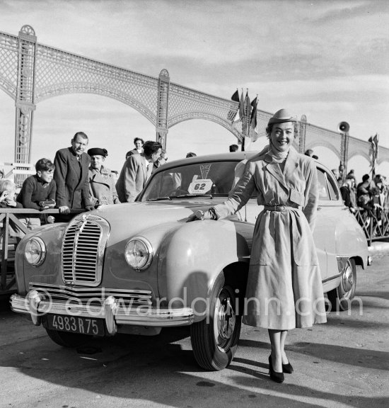 Concours d’Elégance Automobile. N° 62, the new Austin A 70 Hereford Saloon. Beeing shown first time on the continent, not entered for the concours in which Madam Karine Wellhof won the Grand Prix for originality of her ensemble. Cannes 28.3.1951. - Photo by Edward Quinn