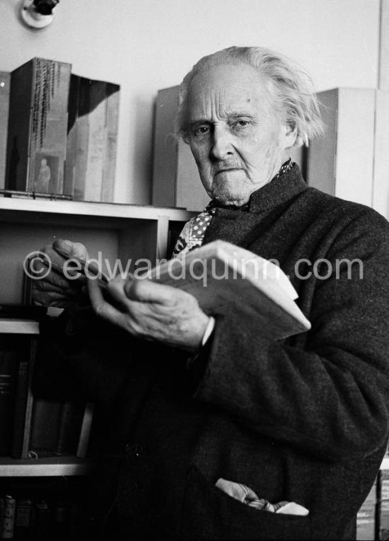 Actor, director and scenic designer Edward Gordon Craig. Villa Chapignac, Vence 1952. - Photo by Edward Quinn