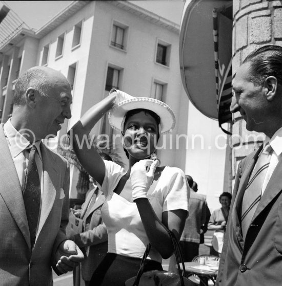 Dorothy Dandridge and director Otto Preminger at the  Film Festival for the film "Carmen Jones". Cannes 1955 - Photo by Edward Quinn