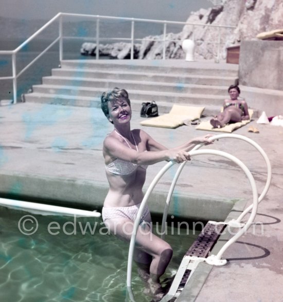 Doris Day at the fashionable beach at Eden Roc, Cap d'Antibes 1955. - Photo by Edward Quinn