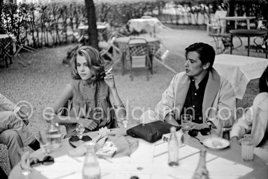 Shooting break: Jane Fonda and Alain Delon on the film set of "Les Félins". Antibes 1964. - Photo by Edward Quinn