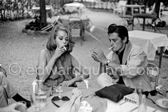 Shooting break: Jane Fonda and Alain Delon on the film set of "Les Félins". Antibes 1964. - Photo by Edward Quinn