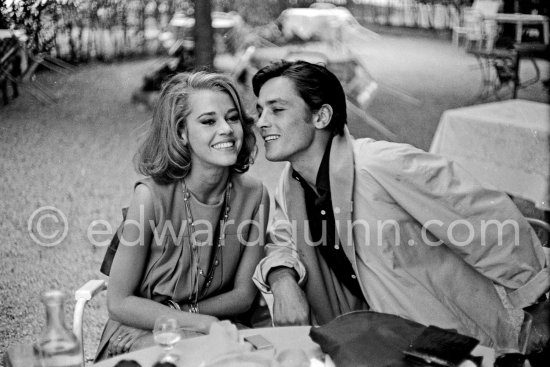 Shooting break: Jane Fonda and Alain Delon on the film set of "Les Félins". Antibes 1964. - Photo by Edward Quinn