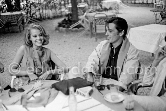 Shooting break: Jane Fonda and Alain Delon on the film set of "Les Félins". Antibes 1964. - Photo by Edward Quinn