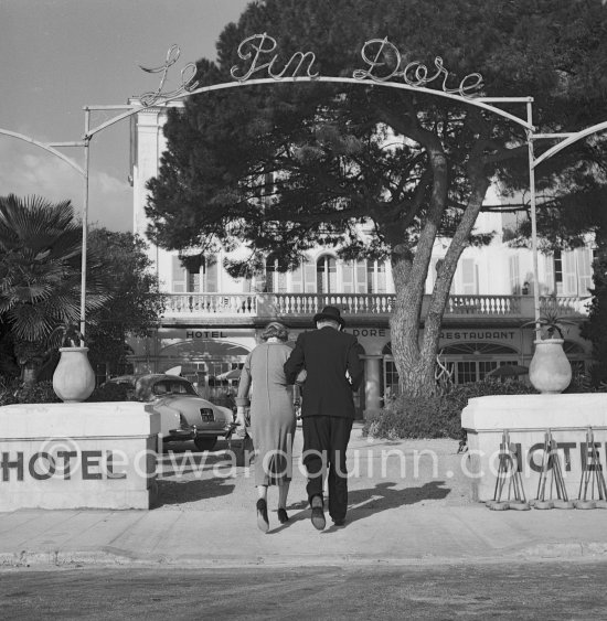 Nobel prize winning poet T.S. Eliot and his wife Valerie, newly married. Hotel du Pin Doré, Menton 1957. - Photo by Edward Quinn