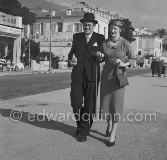 Nobel prize winning poet T.S. Eliot and his wife Valerie, newly married. Hotel du Pin Doré, Menton 1957. - Photo by Edward Quinn