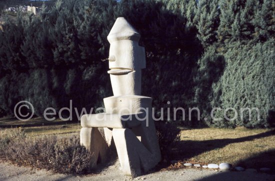 Sculpture in the garden of the second house of Max Ernst and Dorothea Tanning in Seillans 1975. - Photo by Edward Quinn