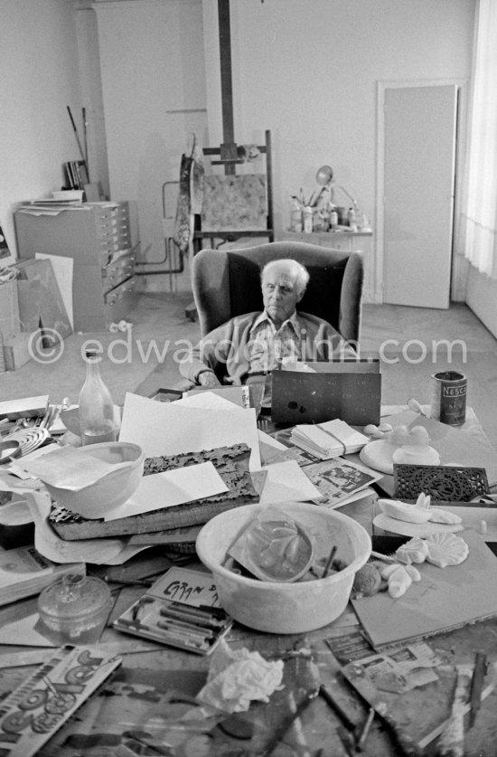 Max Ernst working on sculpture "L'oiseau Janus" ("Vogel Janus") at his studio in Paris 1974. - Photo by Edward Quinn