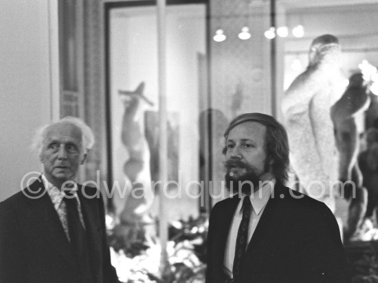 Max Ernst and Werner Spies at the opening of the exhibition "Dorothea Tanning: Oeuvre" (retrospective), Centre National d\'Art Contemporain CNAC, Paris, May 28 - July 8, 1974. With sculptures by Dorothea Tanning. - Photo by Edward Quinn