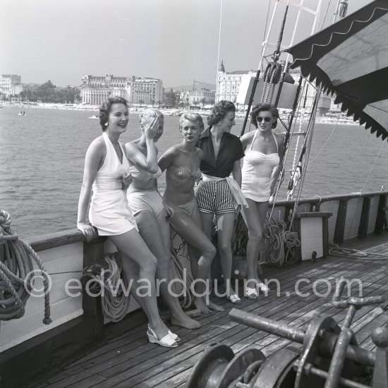 British ashion models cruising along the Côte d'Azur on board the yacht Bonaventura. Cannes 1955. - Photo by Edward Quinn