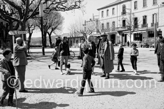 Fernandel and director Jean Giono (right) during filming of "Crésus". Forcalquier, Alpes-de-Haute-Provence 1960. - Photo by Edward Quinn
