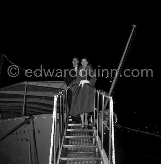 Margot Fonteyn and dancer Michael Somes, leaving Onassis' yacht Christina. Monte Carlo 1956. - Photo by Edward Quinn