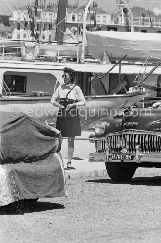 Greta Garbo. Cannes 1953. Car: De Soto Custom Convertible 1950. - Photo by Edward Quinn