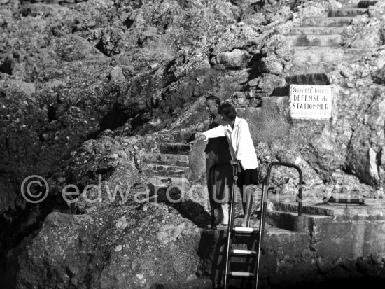 Greta Garbo at Villa "The Rock". Cap d’Ail 1958. - Photo by Edward Quinn