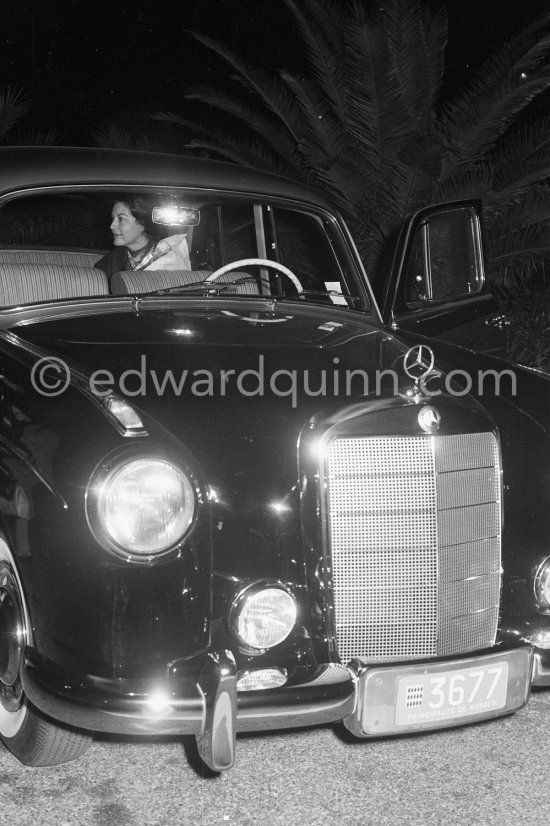 Ava Gardner, arriving at Nice Airport 1960. Car: 1951-55 Mercedes-Benz 220a Limousine (car of Prince Rainier) - Photo by Edward Quinn