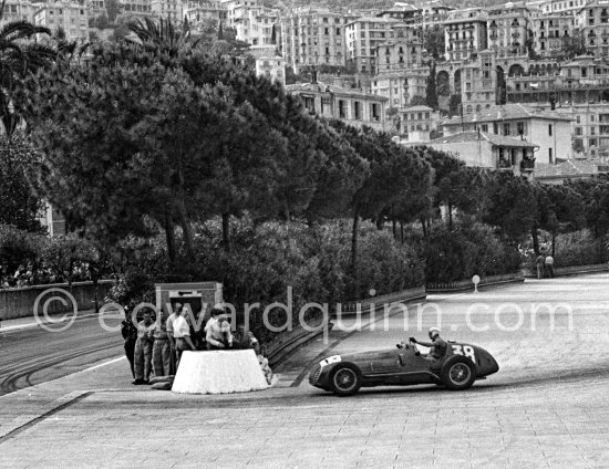 Luigi Villoresi, (38) Ferrari 125. The bend at the Gazomètre. Monaco Grand Prix 1950. - Photo by Edward Quinn