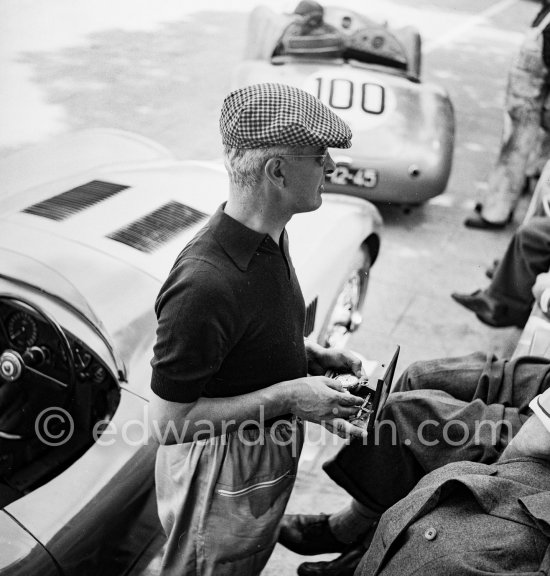 Tommy Wisdom, (82) Jaguar C-Type. In the background Francesco Mascarenhas, (100) Allard J2. Monaco Grand Prix 1952, transformed into a race for sports cars. This was a two day event, the Sunday for the up to 2 litres (Prix de Monte Carlo), the Monday for the bigger engines, (Monaco Grand Prix). - Photo by Edward Quinn