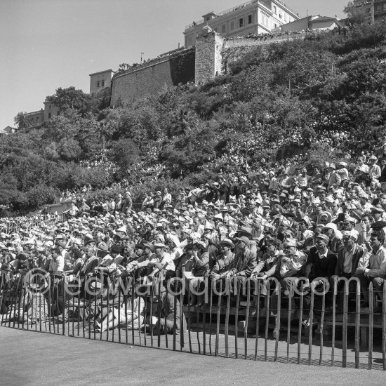 Spectators crowd the slopes of "Le Rocher". Monaco Grand Prix 1950. - Photo by Edward Quinn