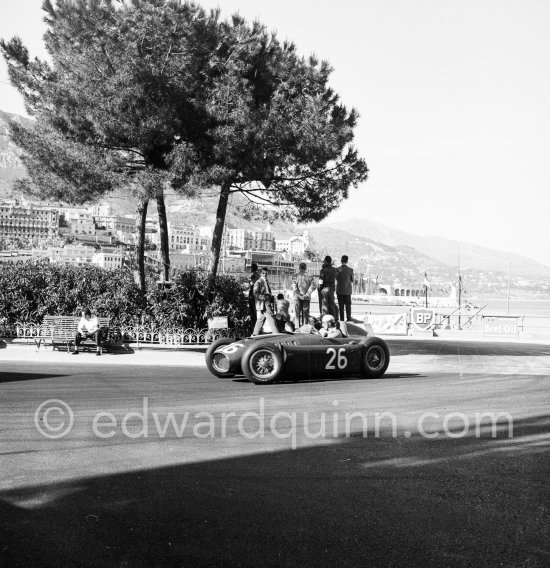 Alberto Ascari, (26 ) Lancia D50. Monaco Grand Prix 1955. - Photo by Edward Quinn