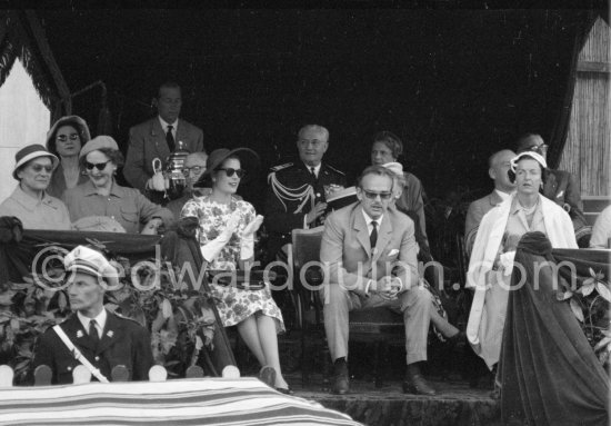 Princess Grace and Prince Rainier, Princess Antoinette. Monaco Grand Prix 1958. - Photo by Edward Quinn