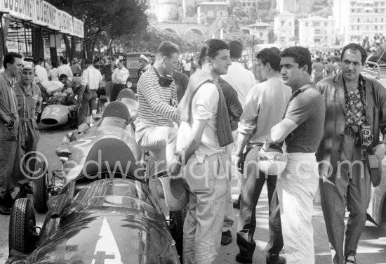 Michael May (left), Juan Manuel Bordeu (right). Grand Prix Monaco Junior 1960. - Photo by Edward Quinn