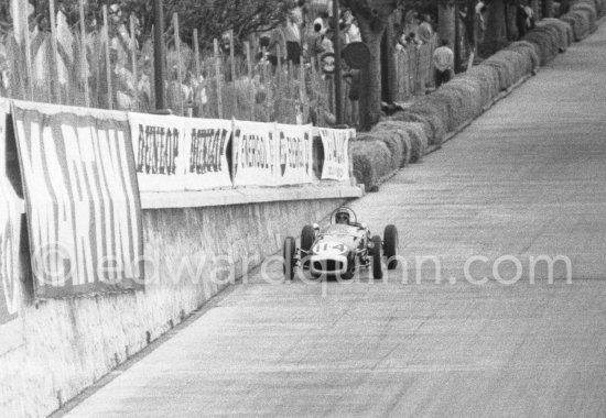 Jim Clark, (114) Lotus. Grand Prix Monaco Junior 1960. - Photo by Edward Quinn