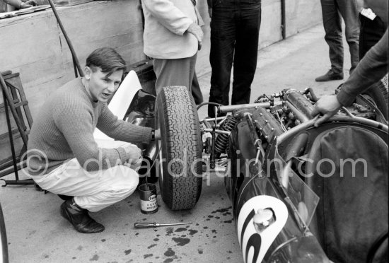 Bruce McLaren, (10) Cooper T53. Monaco Grand Prix 1960. - Photo by Edward Quinn