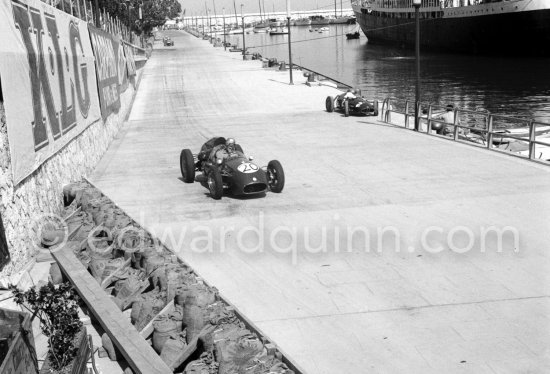 Brian Naylor, (20) JBW Maserati. On right Joakim Bonnier\'s N° 2 B.R.M. P48. Monaco Grand Prix 1960. - Photo by Edward Quinn