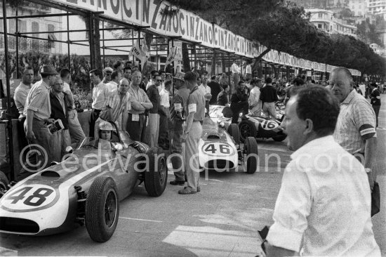 The much awaited Scarab cars appear for the first time in Europe. Lance Reventlow, the driver-owner-constructor, prepares for trial laps. Monaco Grand Prix 1960. - Photo by Edward Quinn