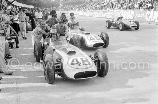 The much awaited Scarab cars appear for the first time in Europe. Lance Reventlow, the driver-owner-constructor, prepares for trial laps. Monaco Grand Prix 1960. - Photo by Edward Quinn