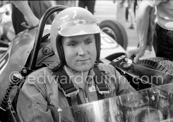 The much awaited Scarab cars appear for the first time in Europe. Lance Reventlow, the driver-owner-constructor, prepares for trial laps. Note the seat belts, which were not yet common in GP cars at that time. Monaco Grand Prix 1960. - Photo by Edward Quinn