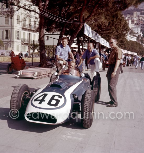 Driver and chief mechanic Chuck Daigh, (46) Scarab. Monaco Grand Prix 1960. - Photo by Edward Quinn