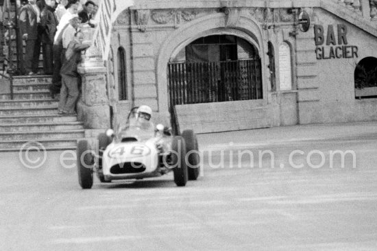 Training sessions: Driver and chief mechanic Chuck Daigh, (46) Scarab. The Scarabs were not able to put up good speeds and didn\'t quality for the race. Monaco Grand Prix 1960. - Photo by Edward Quinn