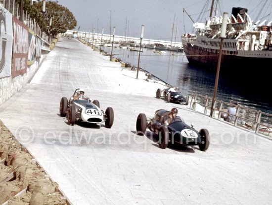 Training sessions: Driver and Chief mechanic Chuck Daigh, (46) Scarab, behind Bruce Halford, (12) Cooper-Climax. The Scarabs were not able to put up good speeds and didn\'t quality for the race. Monaco Grand Prix 1960. - Photo by Edward Quinn