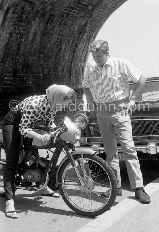 Lance Reventlow, son of Barbara Hutton and his bride Jill St. John. Monaco Grand Prix 1960. - Photo by Edward Quinn