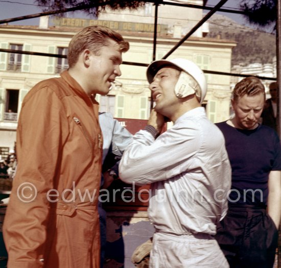 The Scarabs were disappointingly slow and to find out if it was the driver or the car, Reventlow (left) let Stirling Moss try one. He did a better time but it would not have been enough to qualify. Monaco Grand Prix 1960. - Photo by Edward Quinn