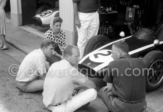 Lance Reventlow, son of Barbara Hutton, Scarab owner and driver, and his wife Jill St. John, driver and chief mechanic Chuck Daigh and the nose of the Cooper of Joakim Bonnier. Monaco Grand Prix 1960. - Photo by Edward Quinn