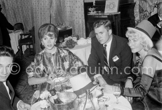 Lance Reventlow. With him his filmstar wife Jill St. John (left). Gala of Monaco Grand Prix 1960. - Photo by Edward Quinn
