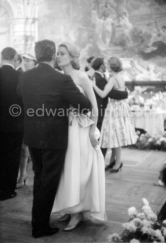 Towards the end of the evening Prince Rainier and Princess Grace dance a "slow" together cheeck to cheeck. Gala of Monaco Grand Prix 1960. - Photo by Edward Quinn