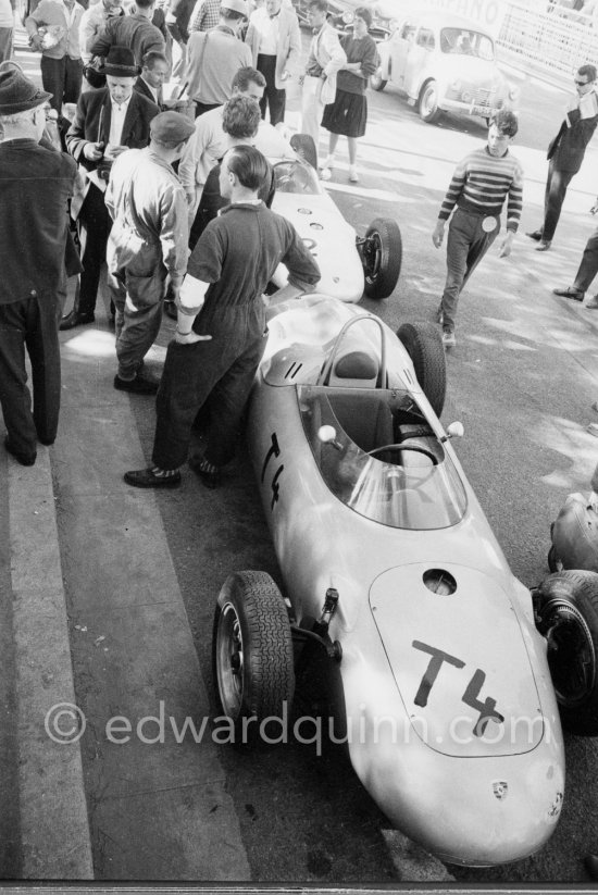 T4 Joakim Bonnier\'s Porsche 718/2. Monaco Grand Prix 1961. - Photo by Edward Quinn