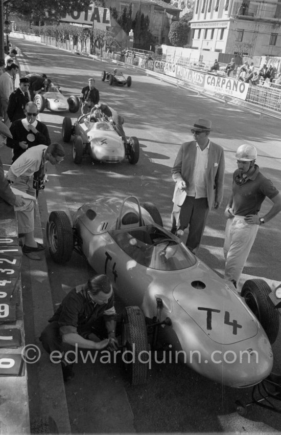 Joakim Bonnier on the right, (T4) Porsche 787, Dan Gurney's Porsche 718 (4), Hans Herrmann's Porsche 787 (6), passing Phil Hill (38), Ferrari 156. Monaco Grand Prix 1961. - Photo by Edward Quinn