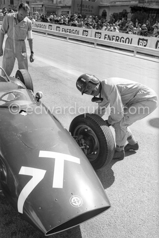 Graham Hill with Tony Brooks' B.R.M.-Climax. Monaco Grand Prix 1961. - Photo by Edward Quinn