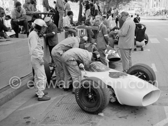 Richie Ginther, (without number) Honda RA272. Monaco Grand Prix 1965. - Photo by Edward Quinn