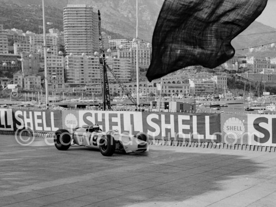 Ronnie Bucknum, (19) Honda RA272. Monaco Grand Prix 1965. - Photo by Edward Quinn